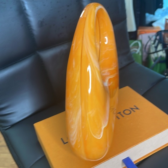 NEW Acrylic Hand Bag w/ KISSLOCK - Picture 2 of 5